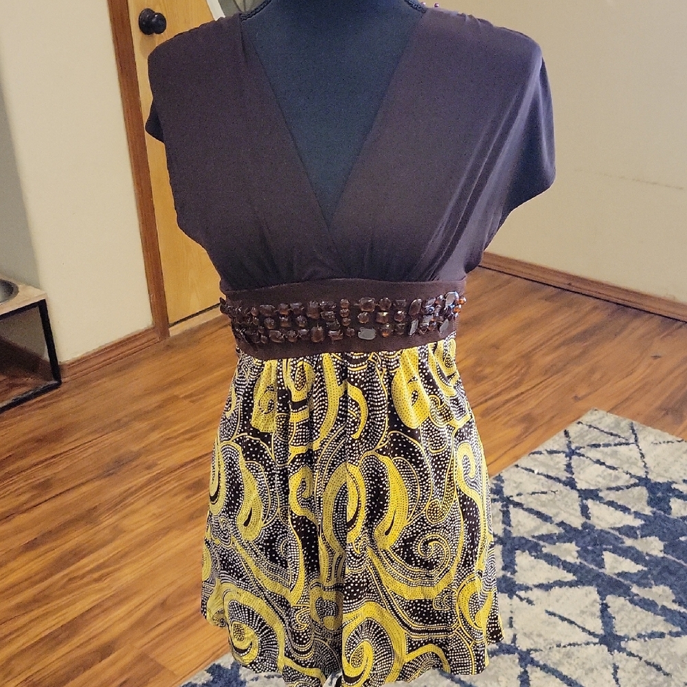 Chic Black and Yellow Patterned Blouse
